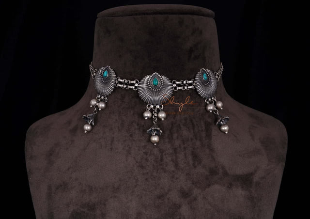 Moh Intricate Sea shell Ghughri Drop Choker