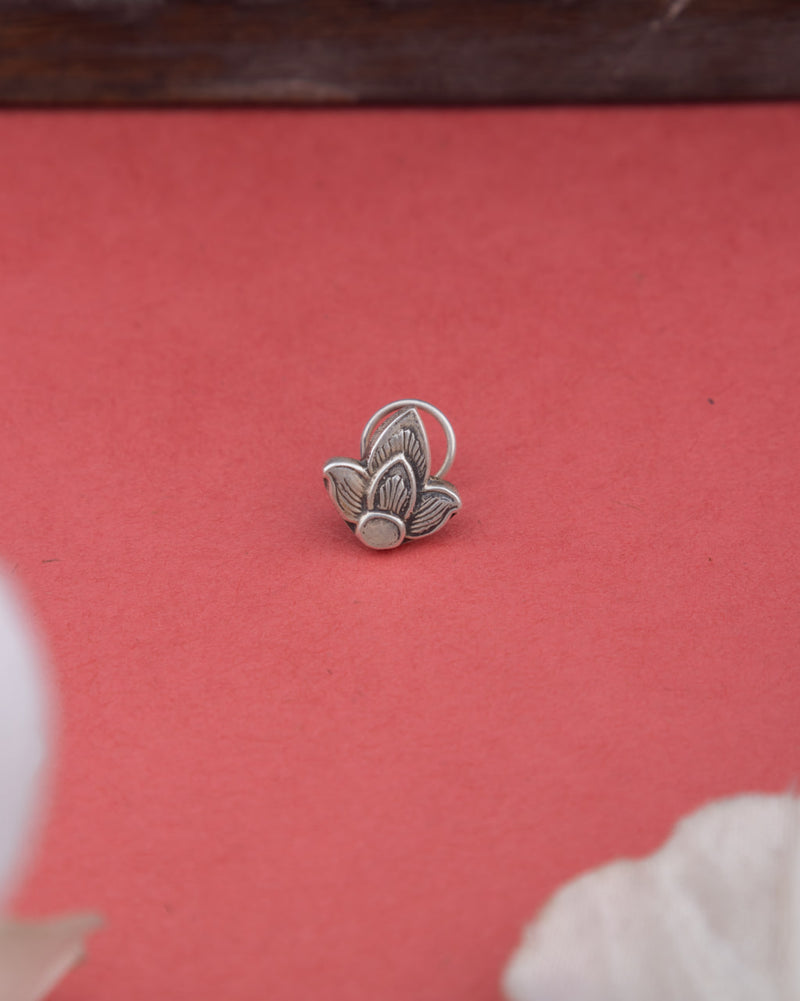 Moh Intricate Triple Leaf Nose Ring