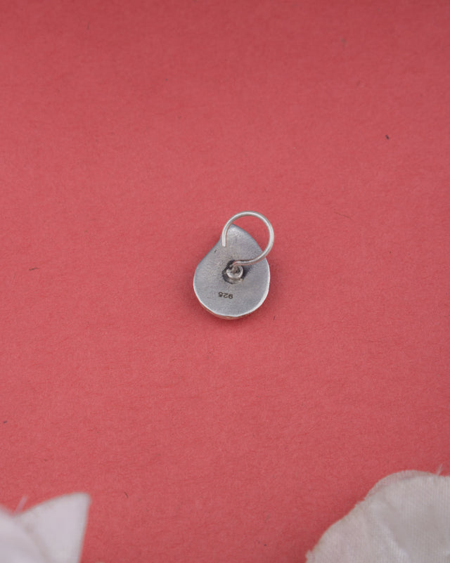 Moh Peacock Embossed Carry Motif Nose Ring