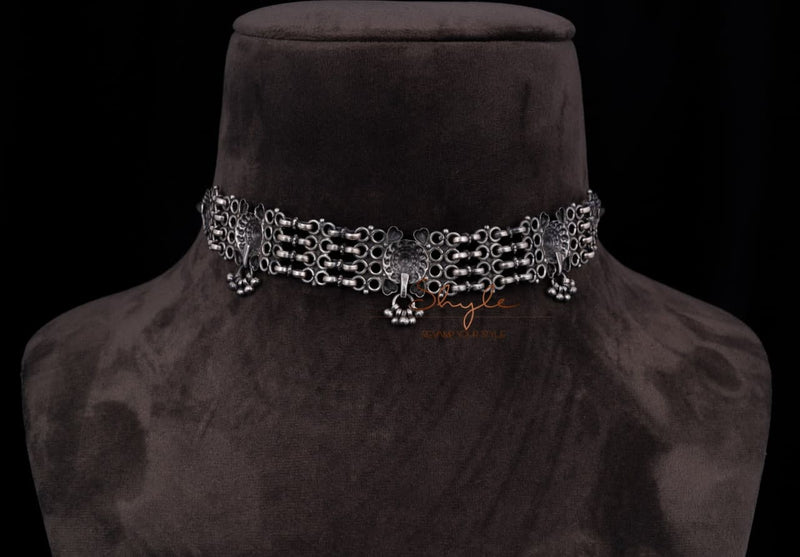 Moh Intricate Jali Ghughri Drop Choker Set