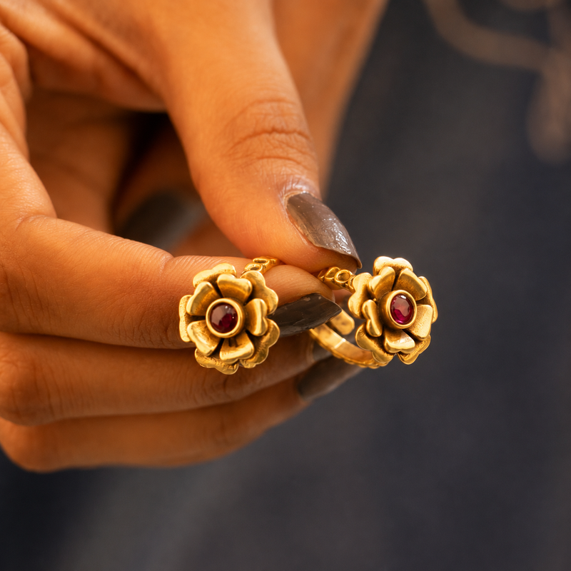 Moh Intricate Rose Toe Ring