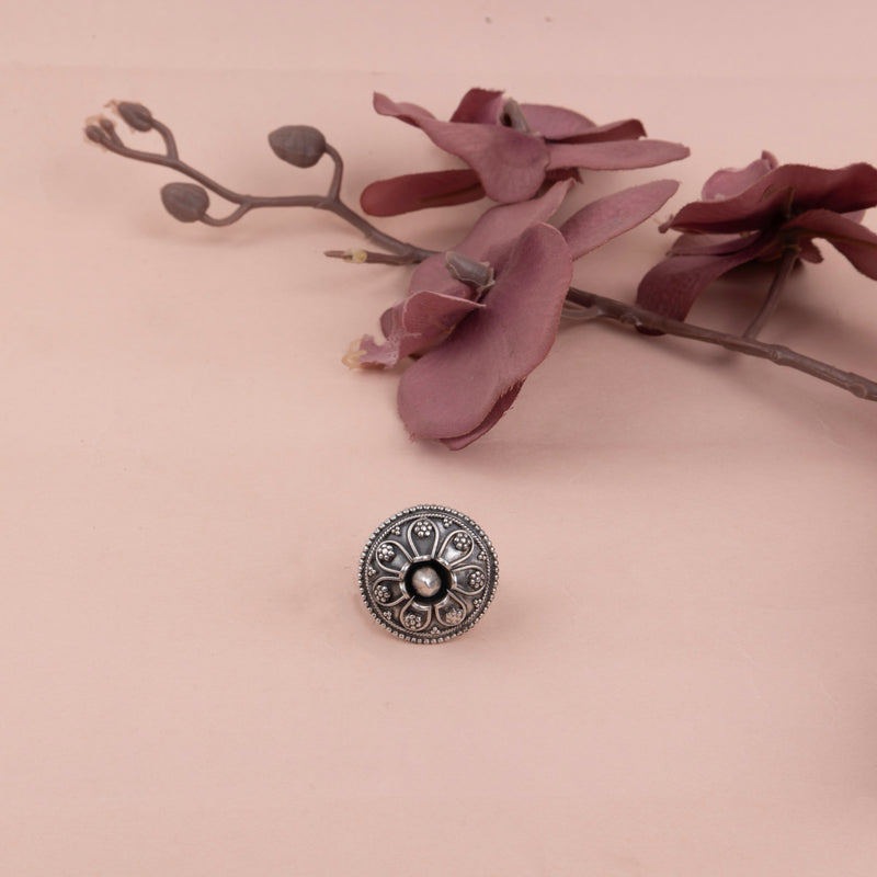 Moh Blooming Flower Detailed Embossed Ring