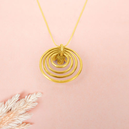 Moh Concentric Flower Embossed Necklace