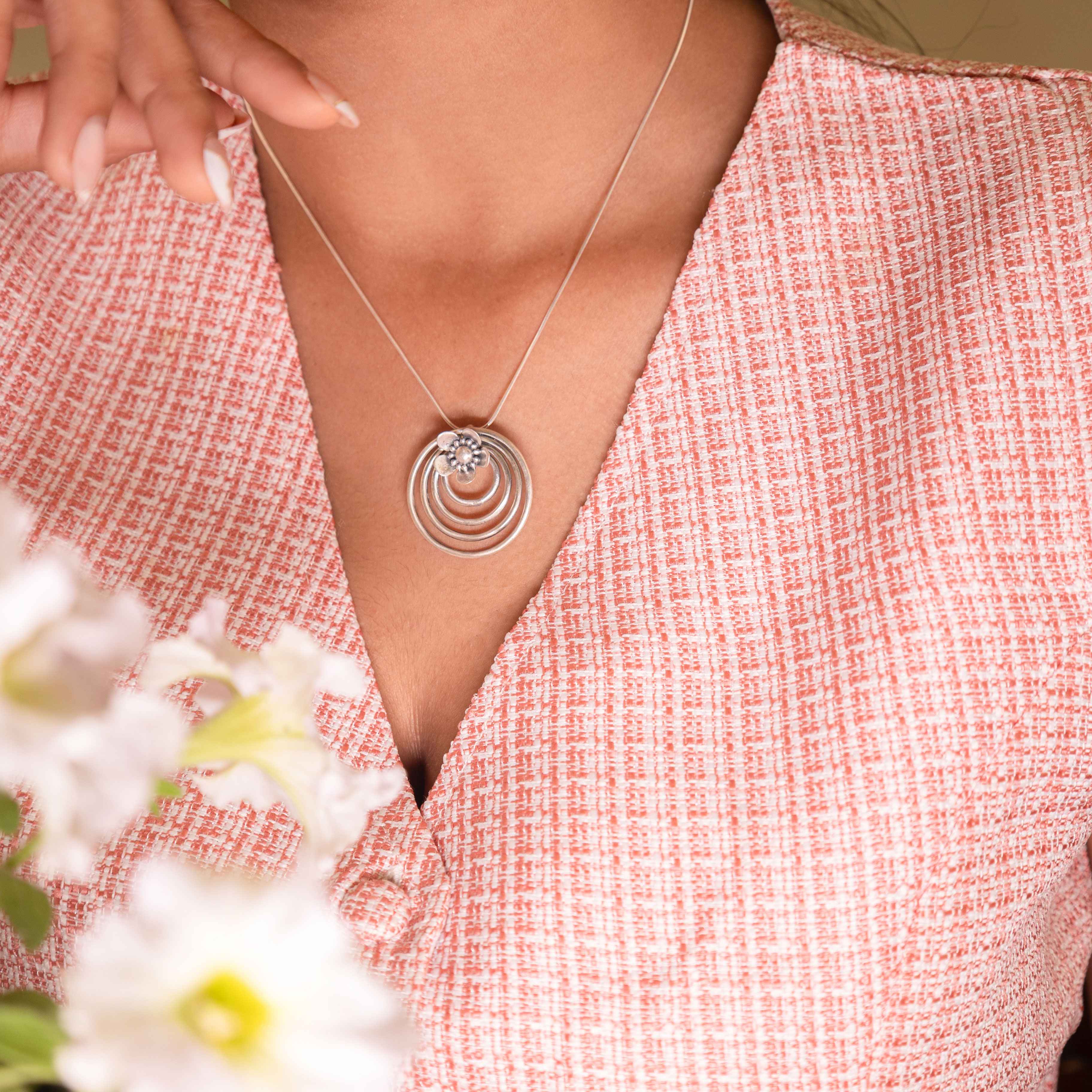 Moh Concentric Flower Embossed Necklace