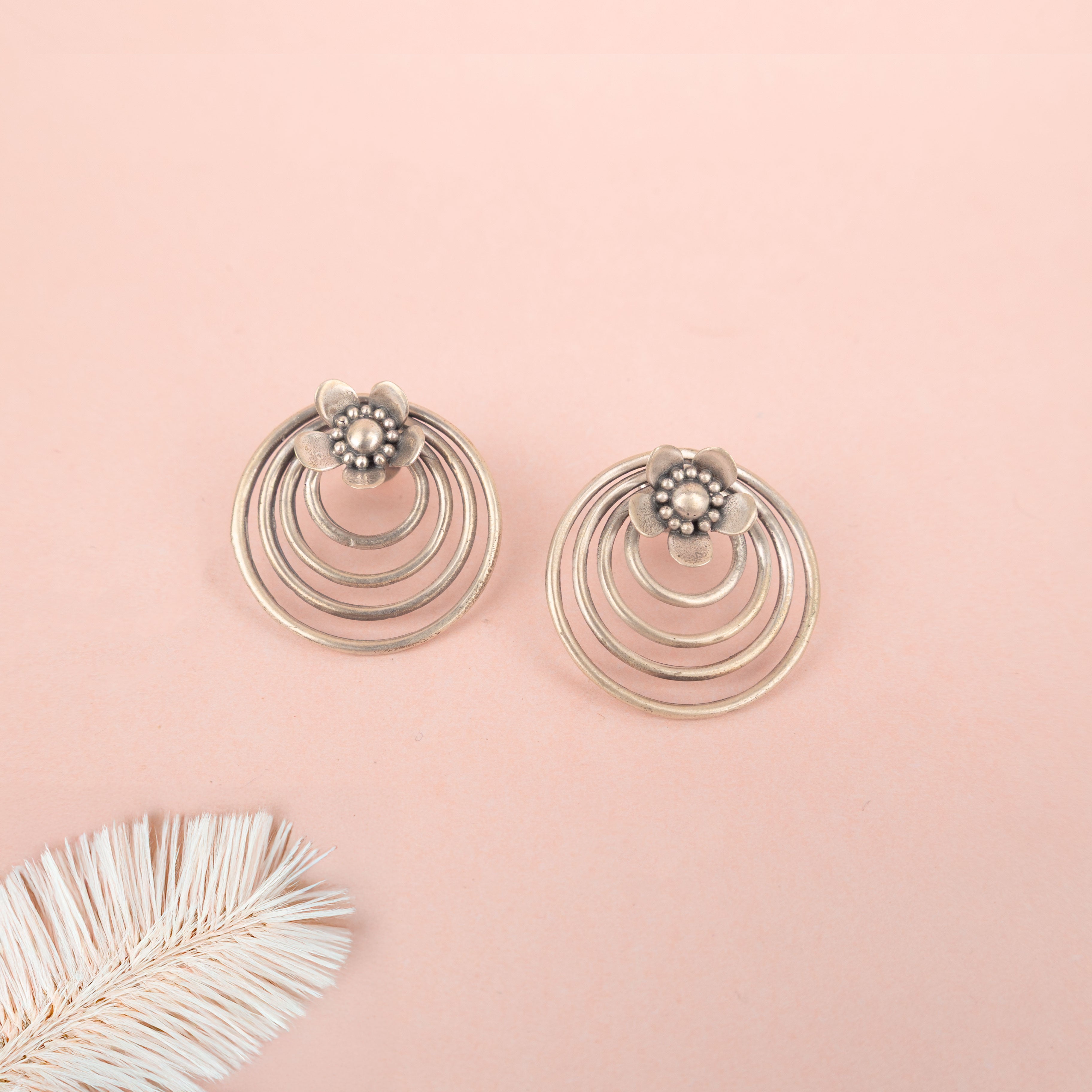 Moh Concentric Flower Embossed Necklace Earring Ring Set