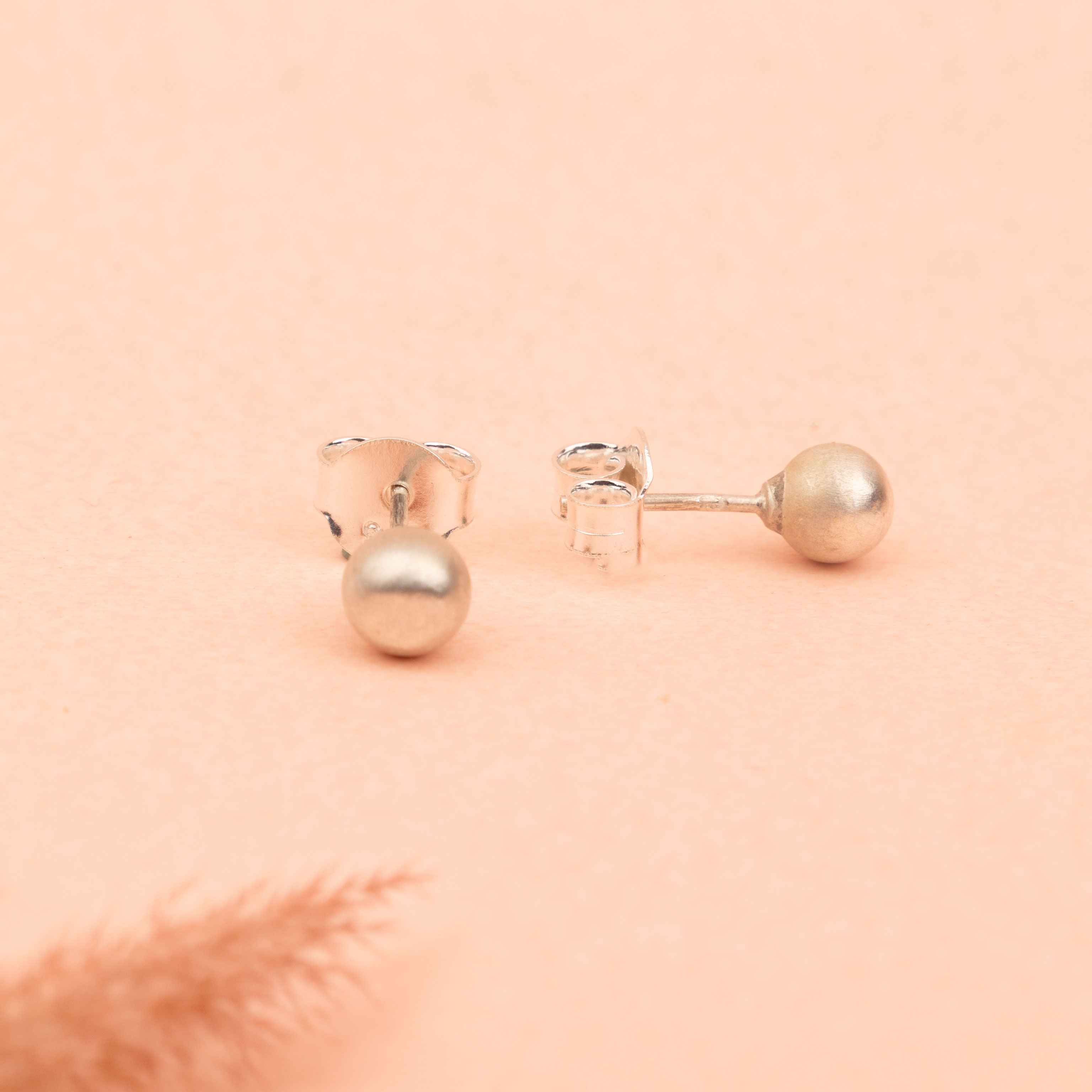 Moh Everyday Fine Stud Earring