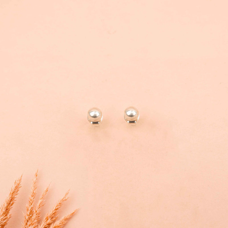 Moh Everyday Fine Stud Earring