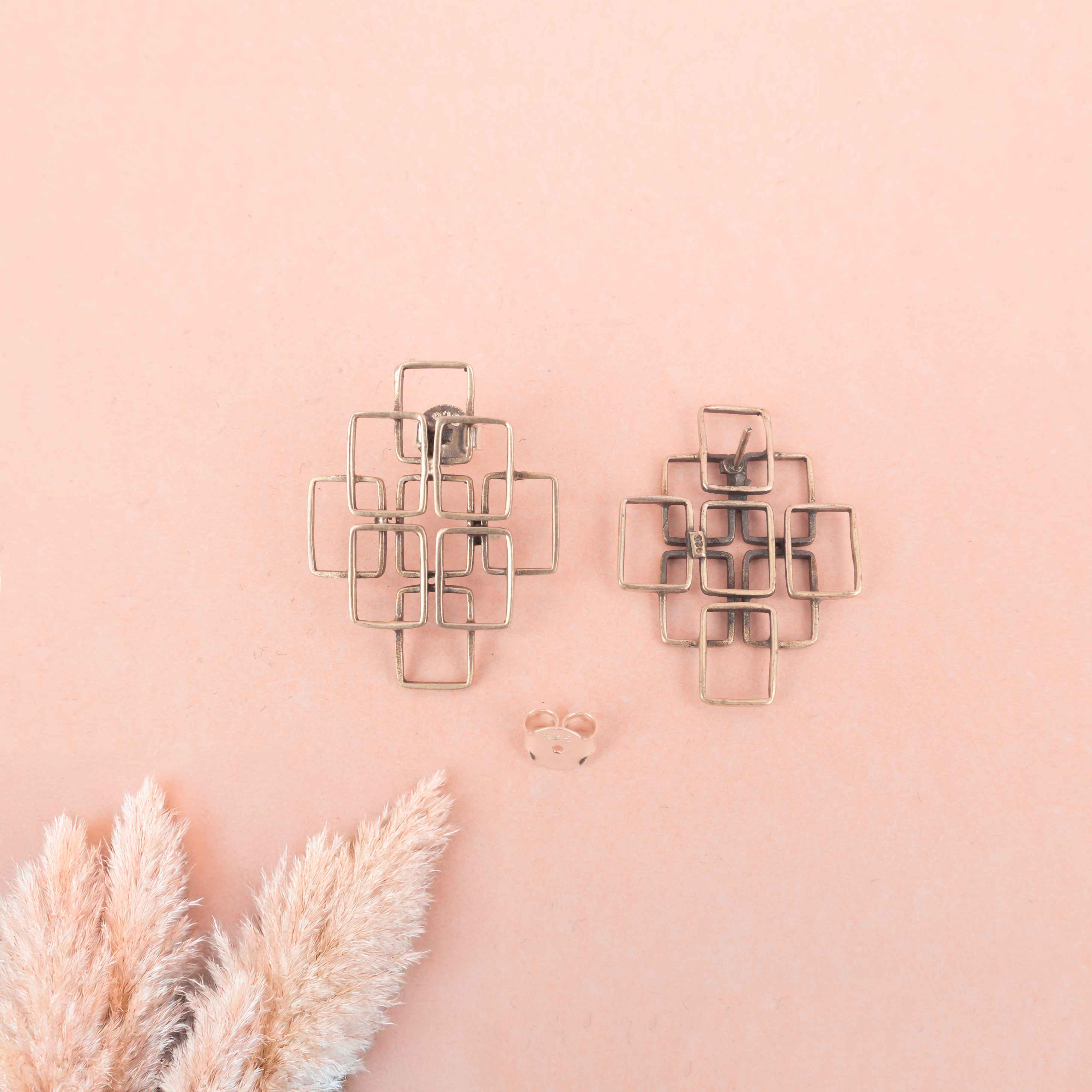 Moh Geometric Sequence Stud Earring