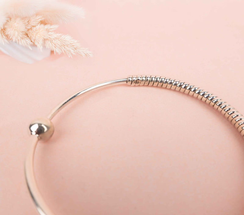 Moh Intricate Ball Everyday Bangle