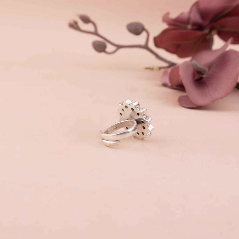 Moh Jadau Scintillating Flower ring