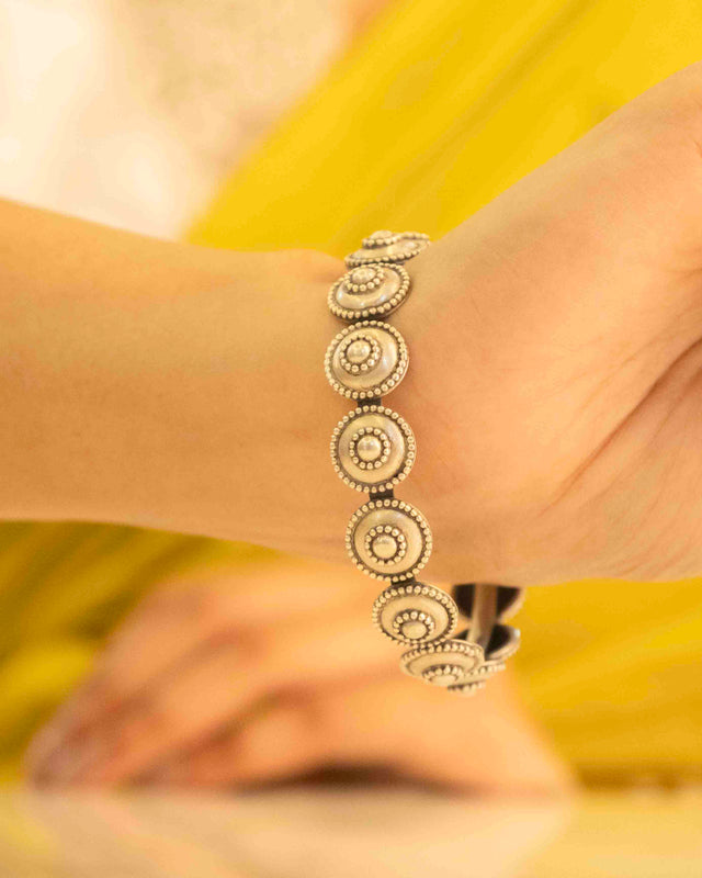 Moh Matte Tikdi Sadabahaar Bangle