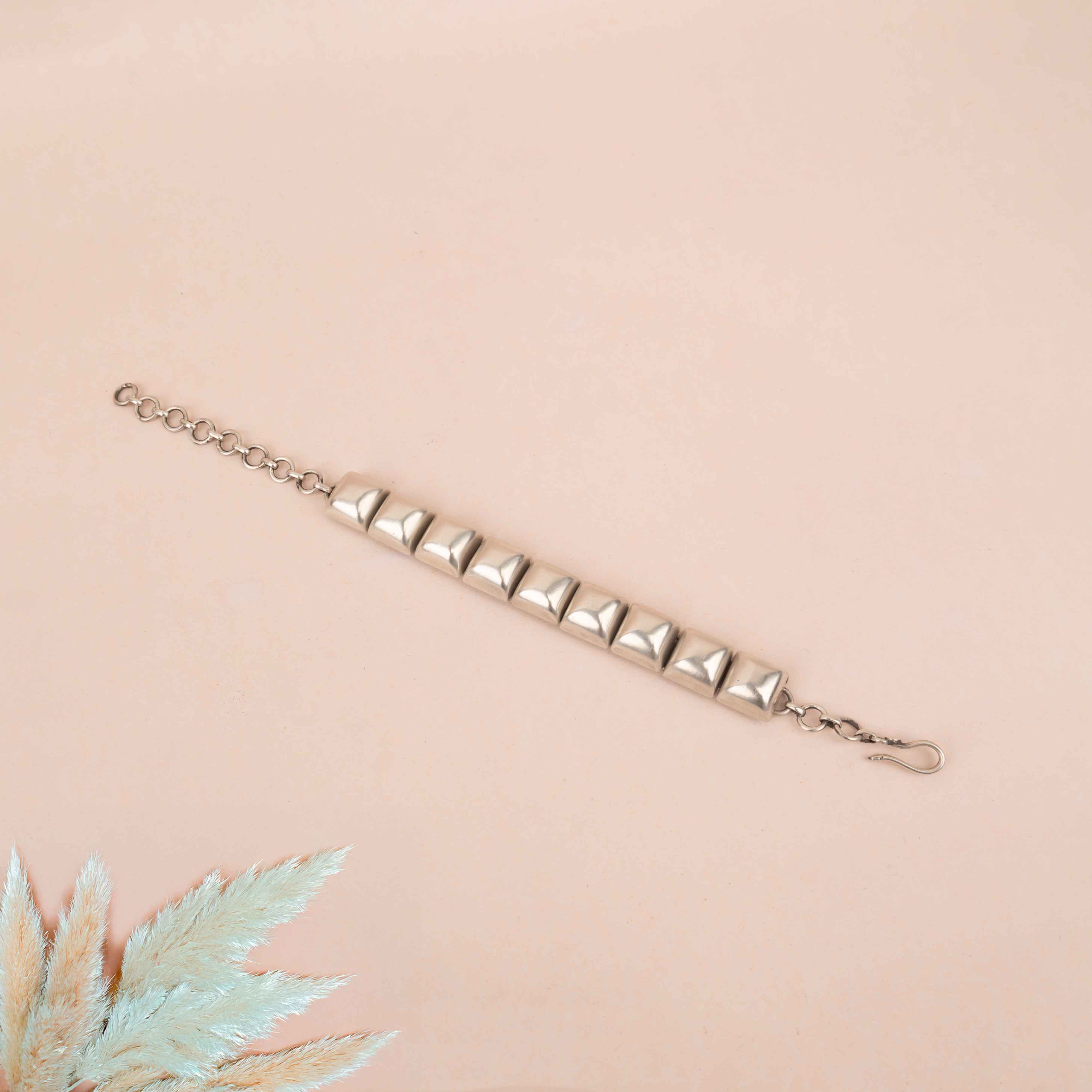 Moh Matte Tikdi Versatile Bracelet