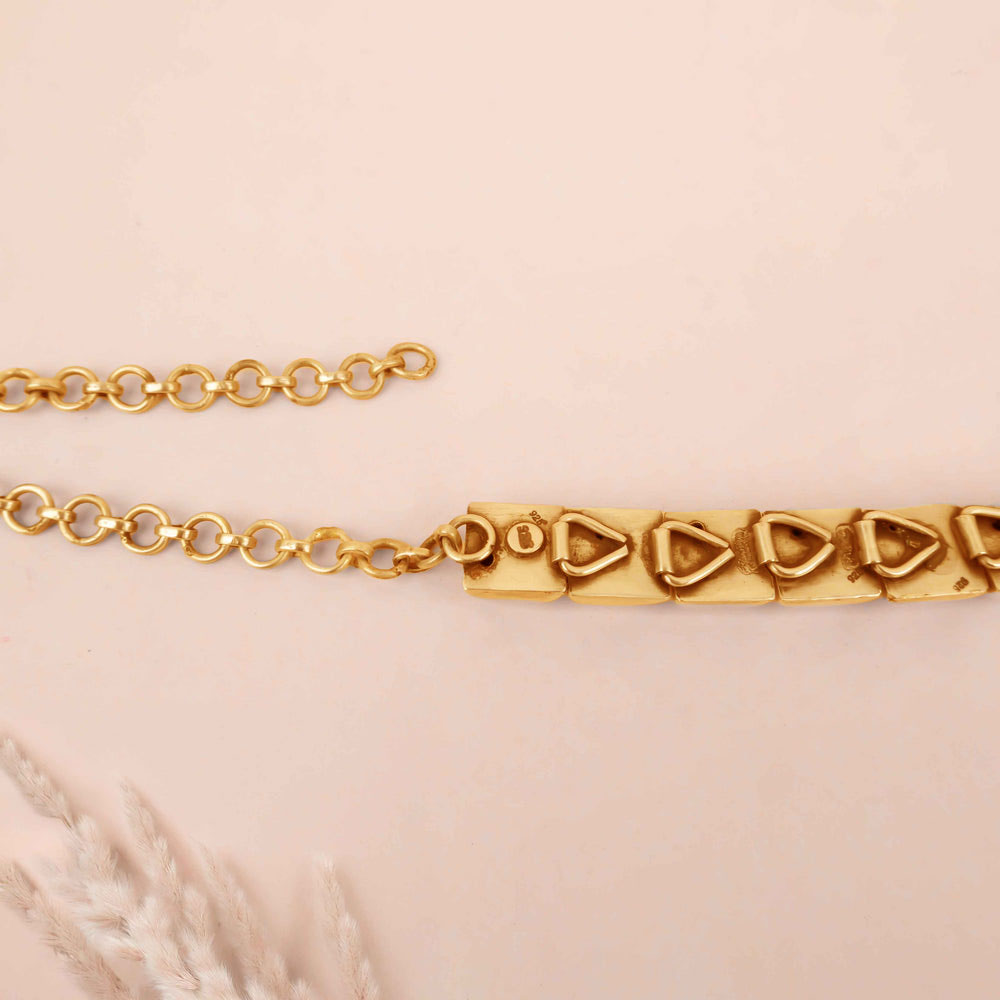 Moh Matte Tikdi Versatile Necklace