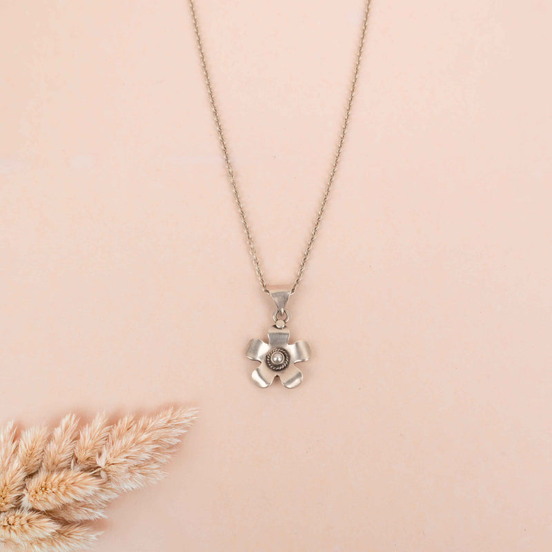 Moh Pearl Studded Flower Necklace Set