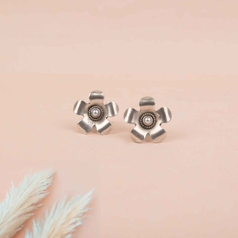 Moh Pearl Studded Flower Necklace Set