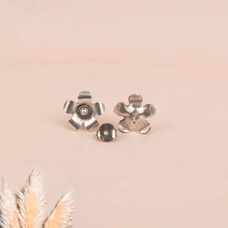 Moh Pearl Studded Flower Necklace Set