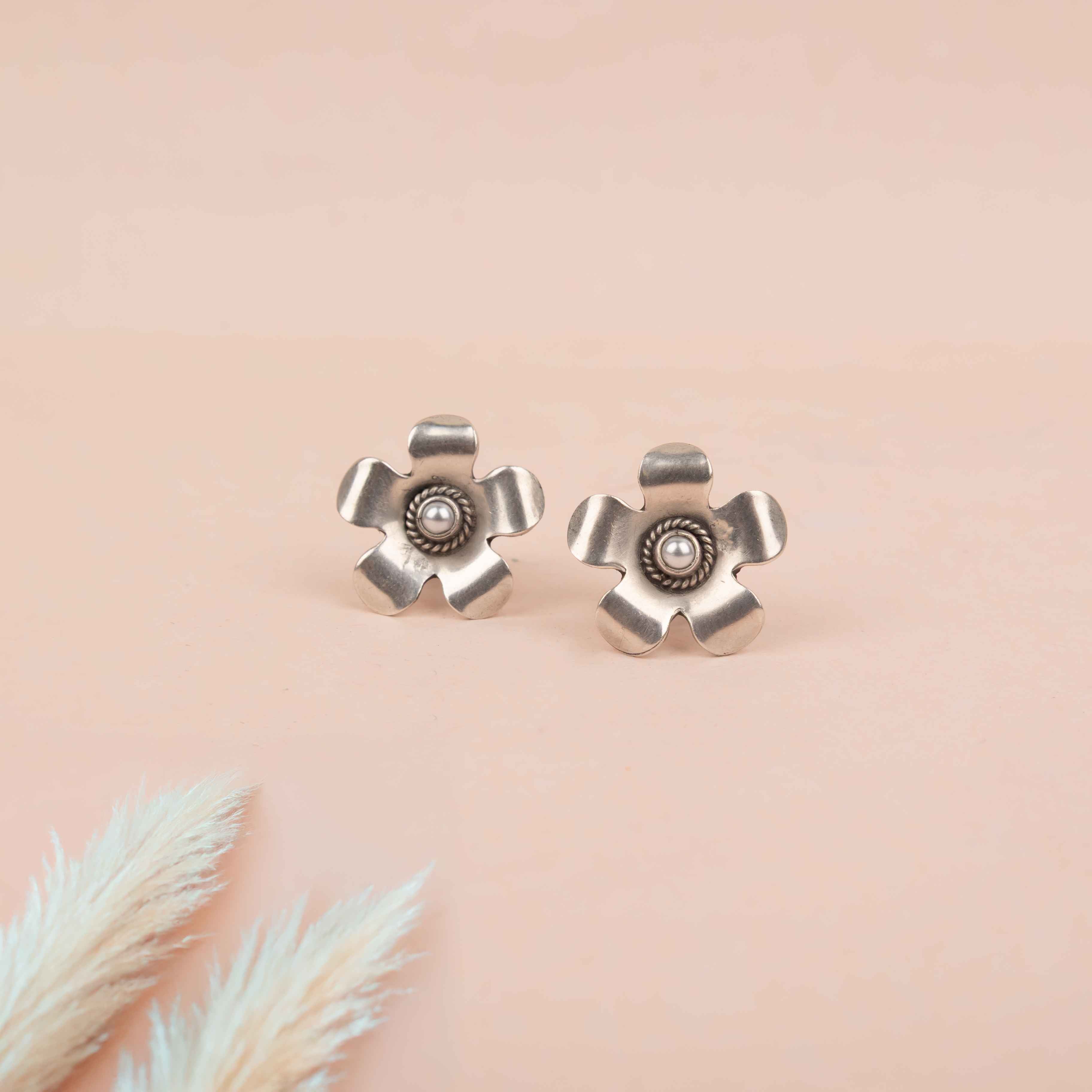 Moh Pearl Studded Flower Stud Earring