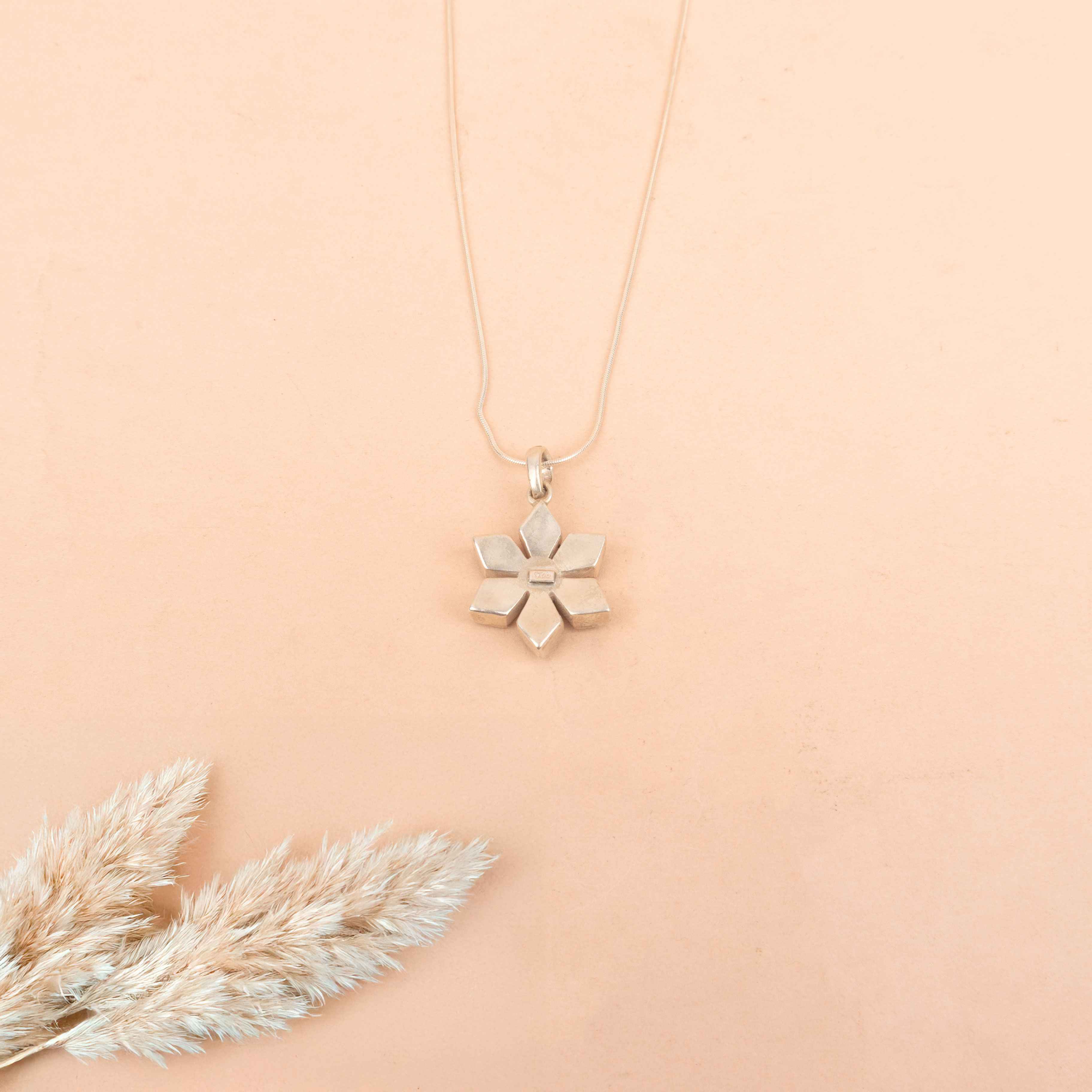 Moh Raani Kundan Phool Necklace