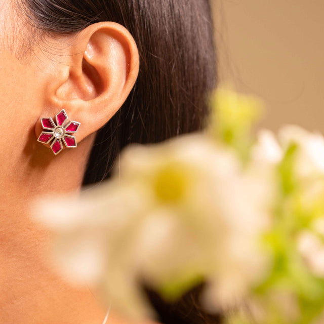 Moh Raani Kundan Phool Stud Earring