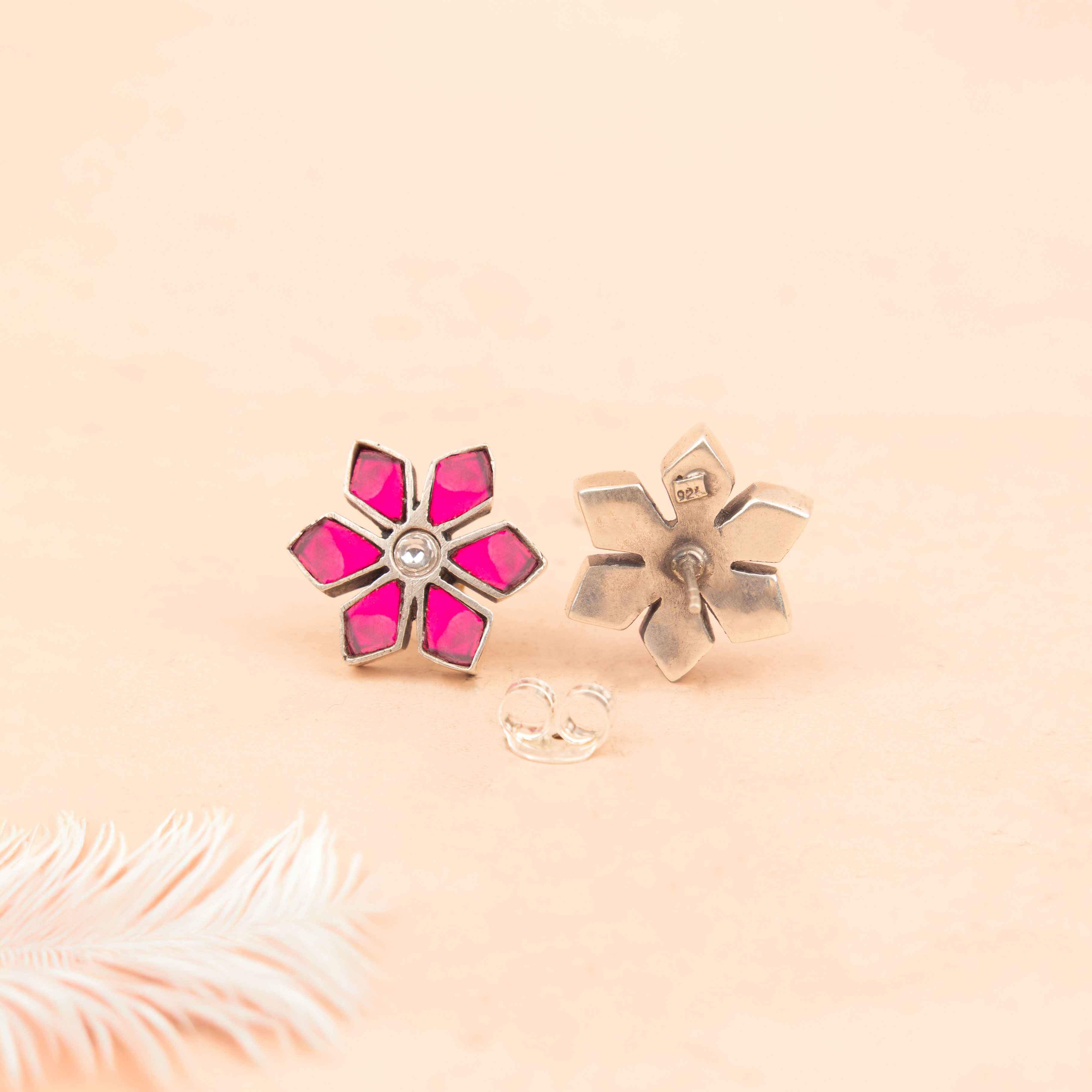 Moh Raani Kundan Phool Stud Earring