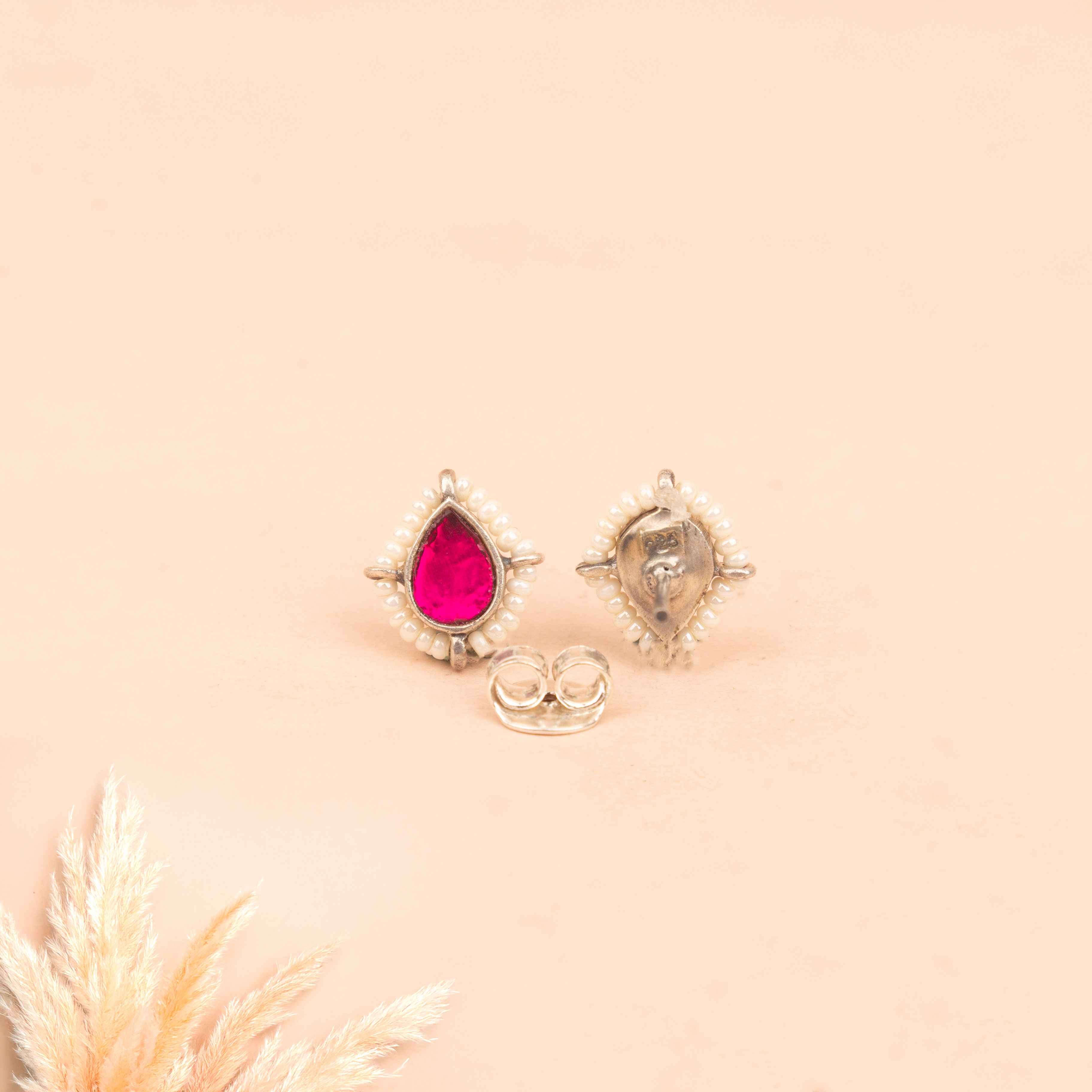 Moh Raani Kundan Shaahi Stud Earring