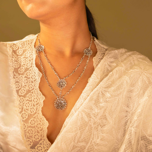 Moh Scintillating Flower Layered Necklace