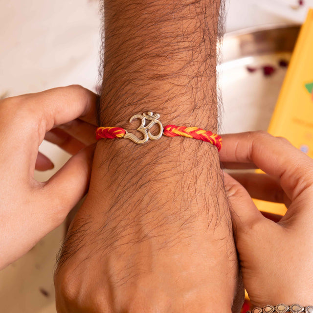 925 pure silver Om Shiva sutra rakhi, detail view