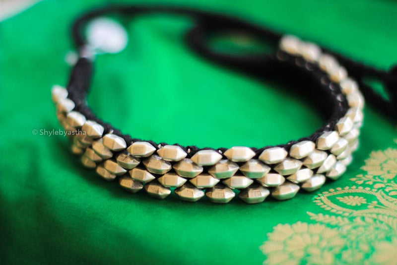 Tattva Dholak Choker