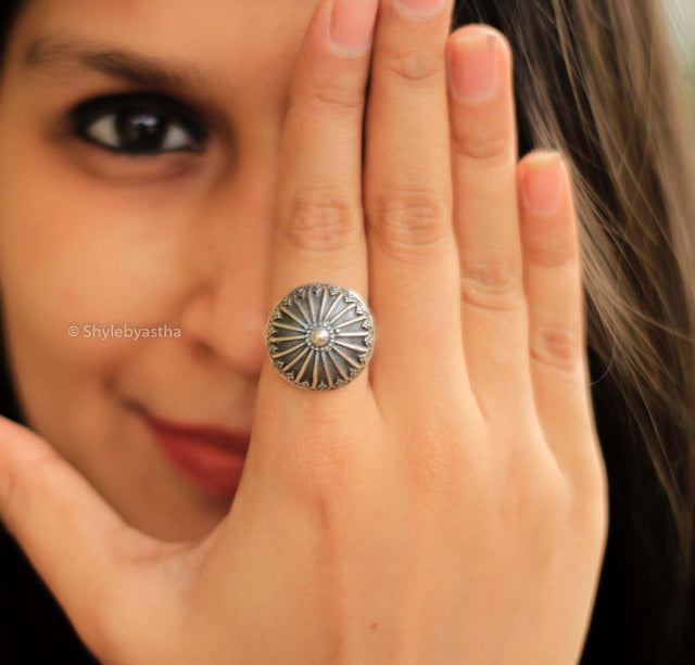 Moh Embossed Ring