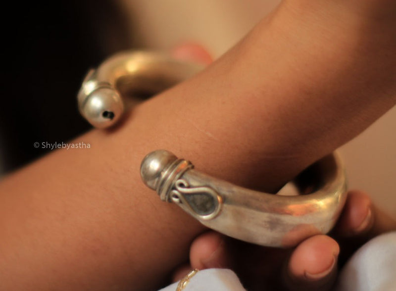 Dulari Matte Solid Kada