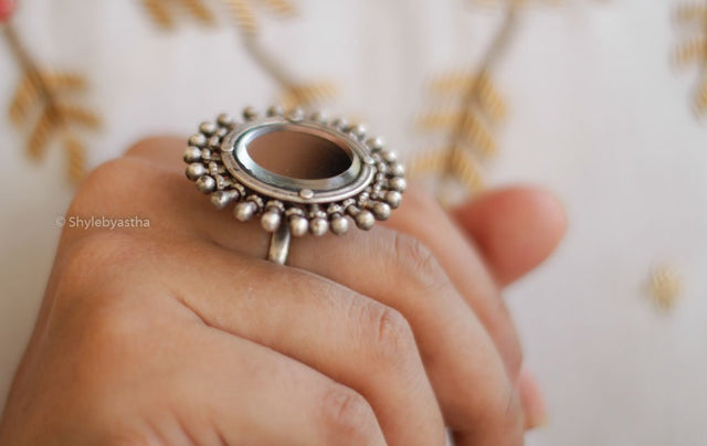 Moh Vintage Mirror Spiked Embossed Ring