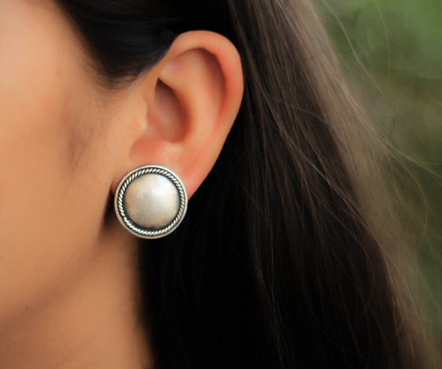Adya Work Wear Basic Studs