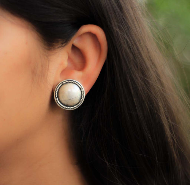 Adya Work Wear Basic Studs