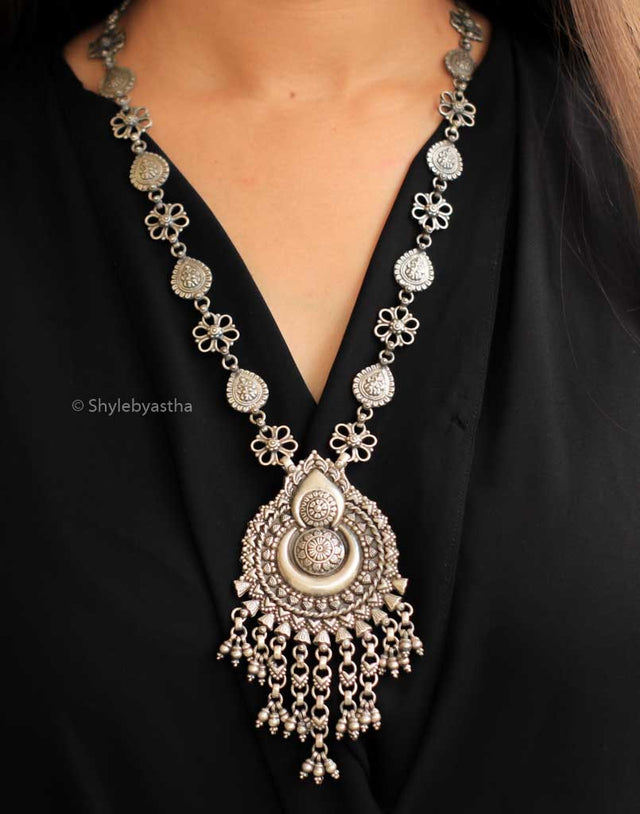 Anvaya Flower Art Classic Necklace