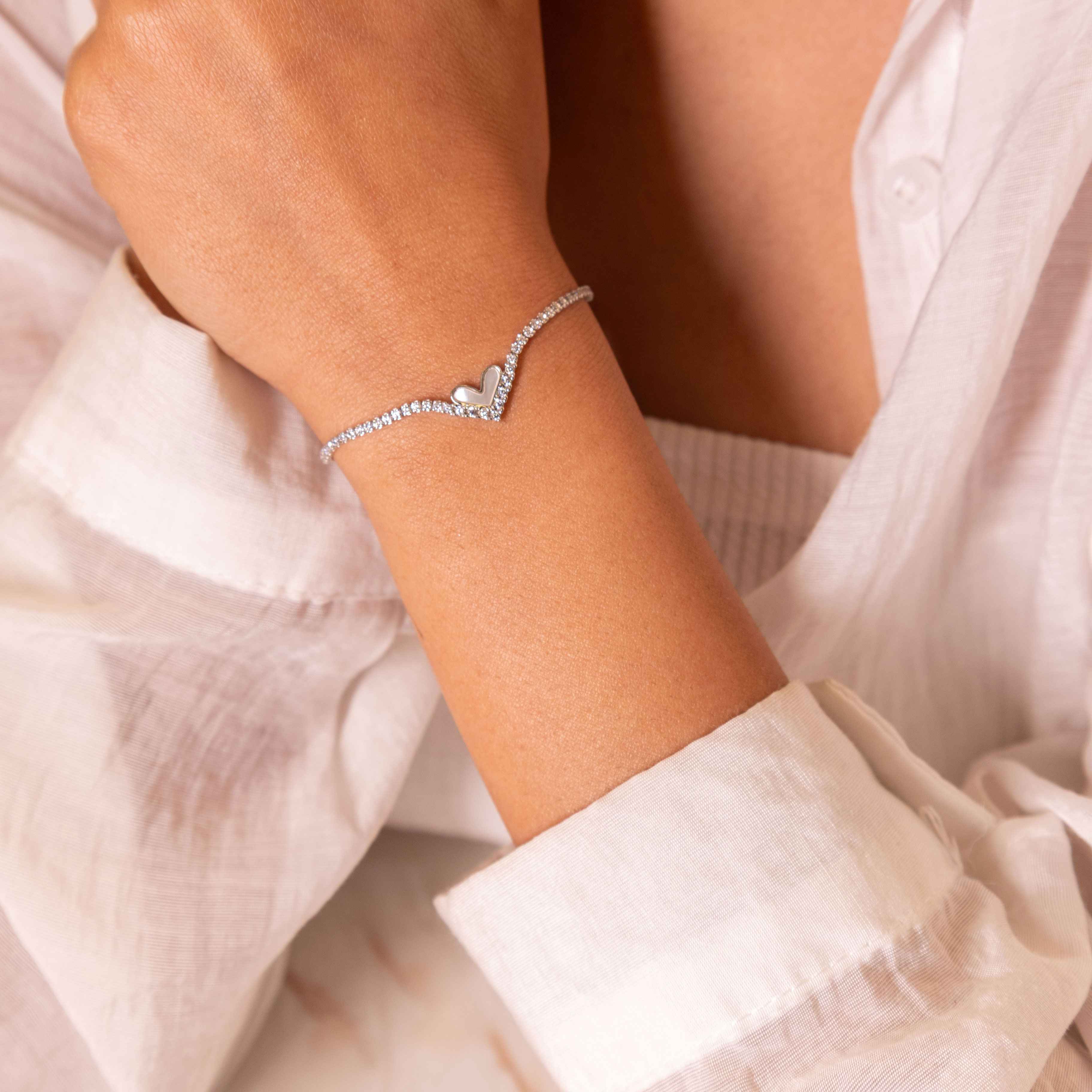 Qurbat Dainty Heart Bracelet