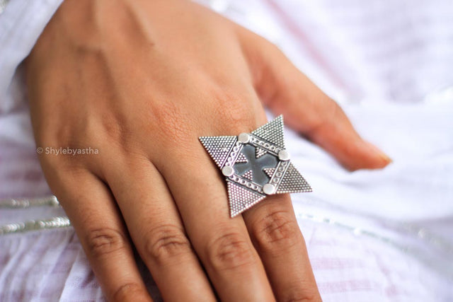 Moh Daana Art Classic Ring