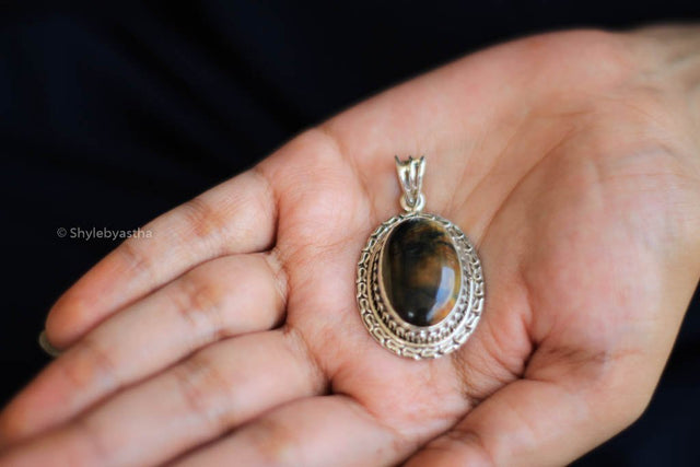 Essence Tiger Eye Pendant