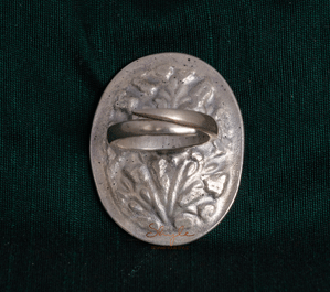 Anvaya Flora Detailed Oval Ring
