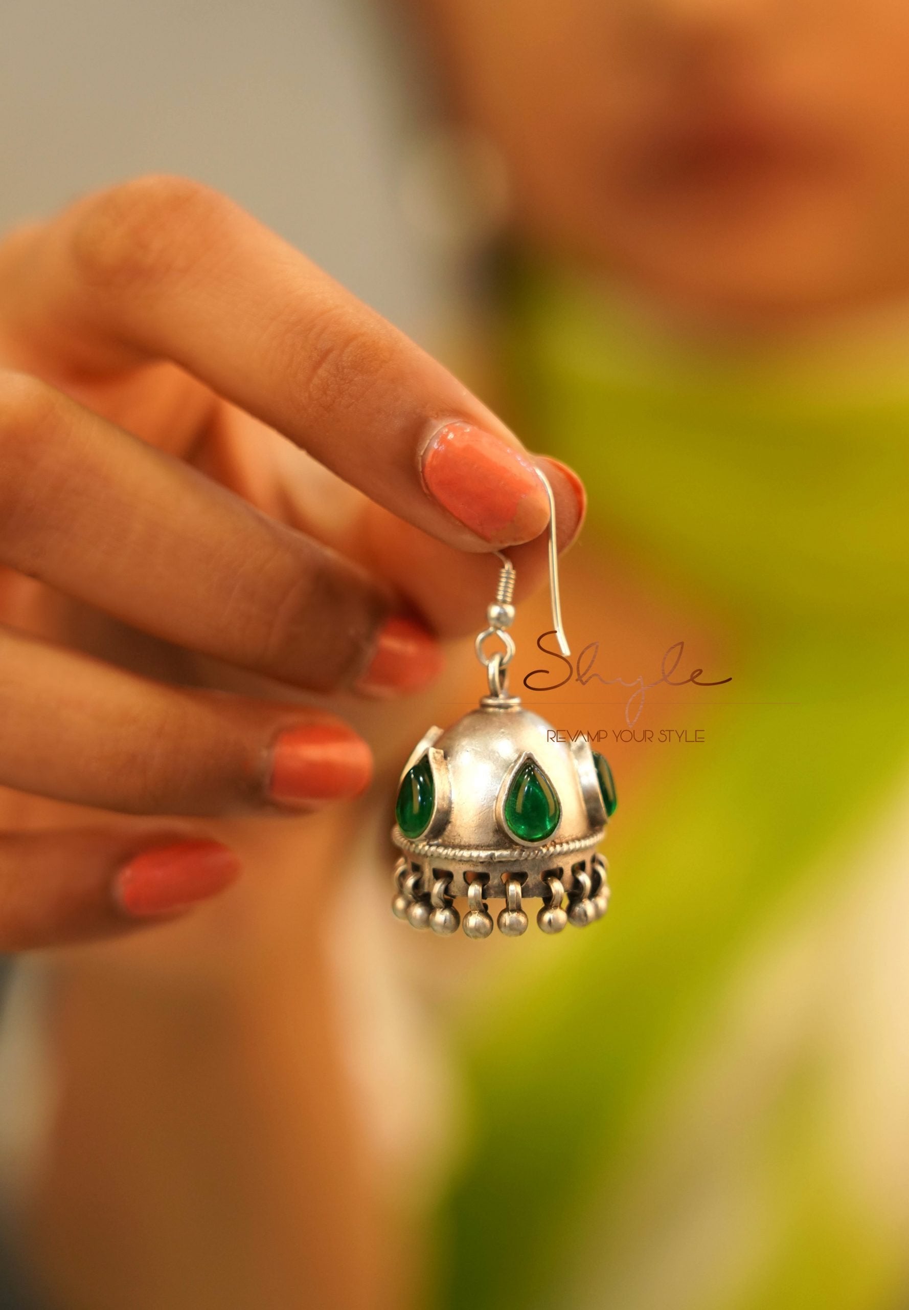 Moh Color Pop Matte Jhumki