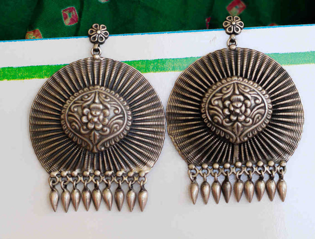 Anvaya Embossed Earrings