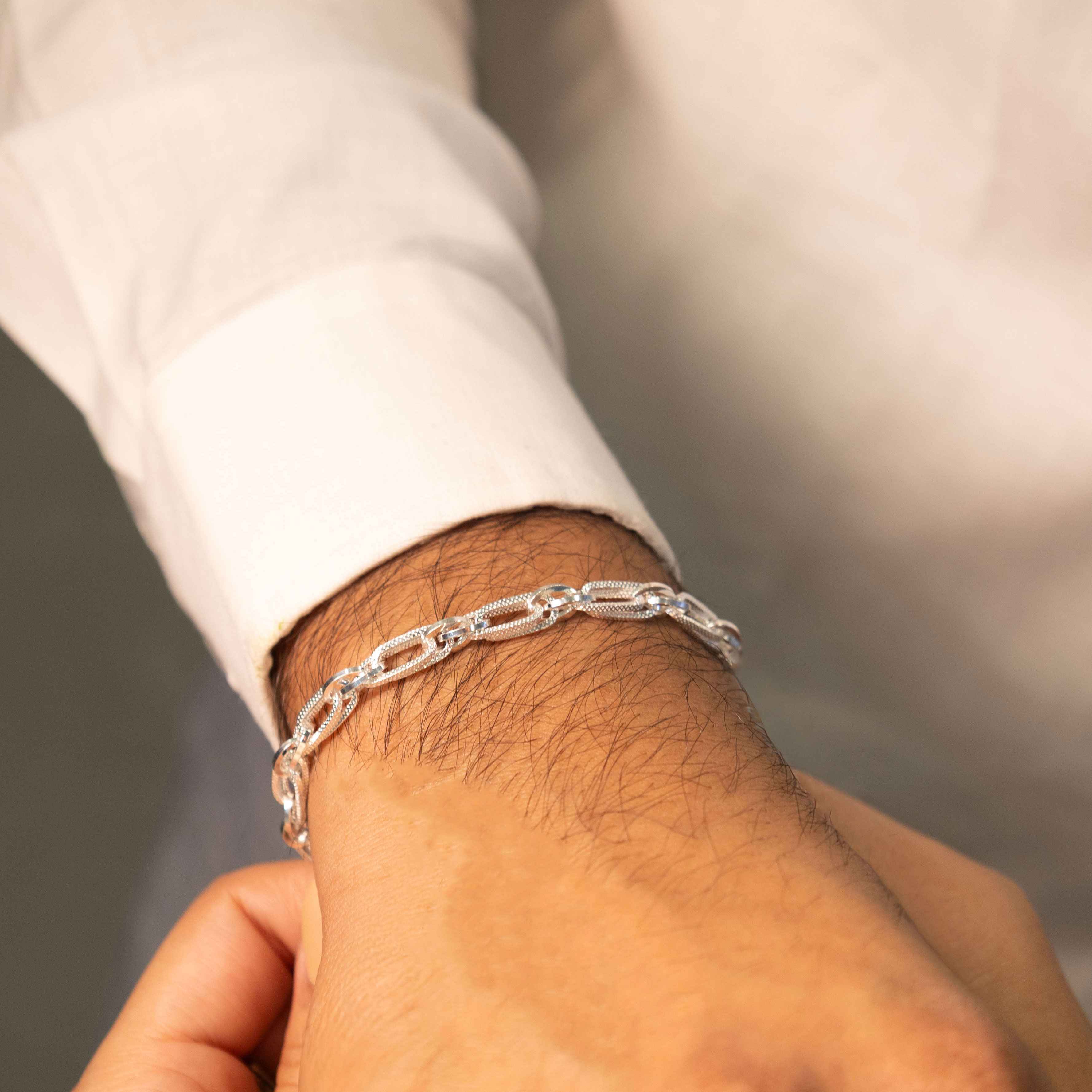 Sutra Bold Link Men Bracelet