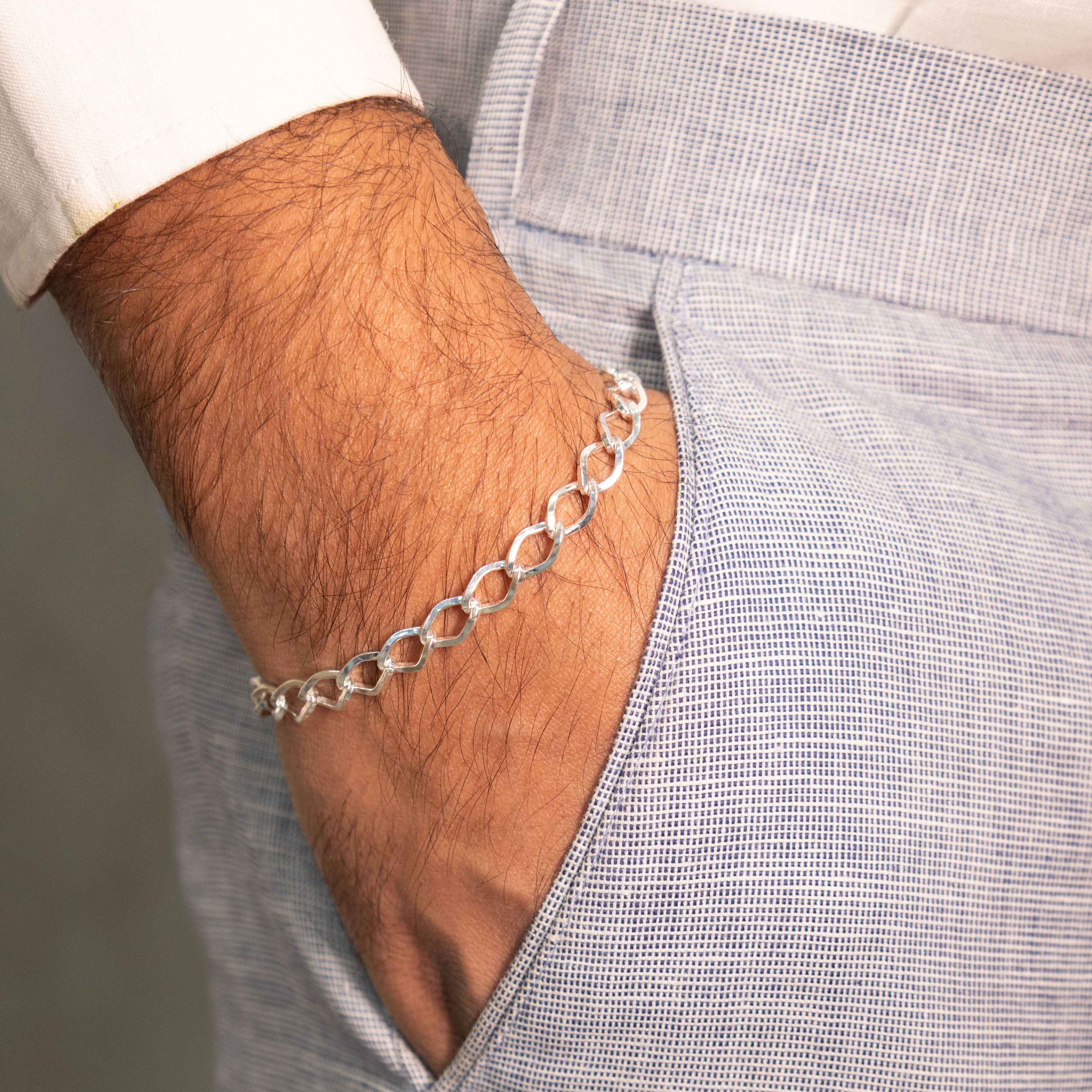 Sutra Oval Link Men Bracelet