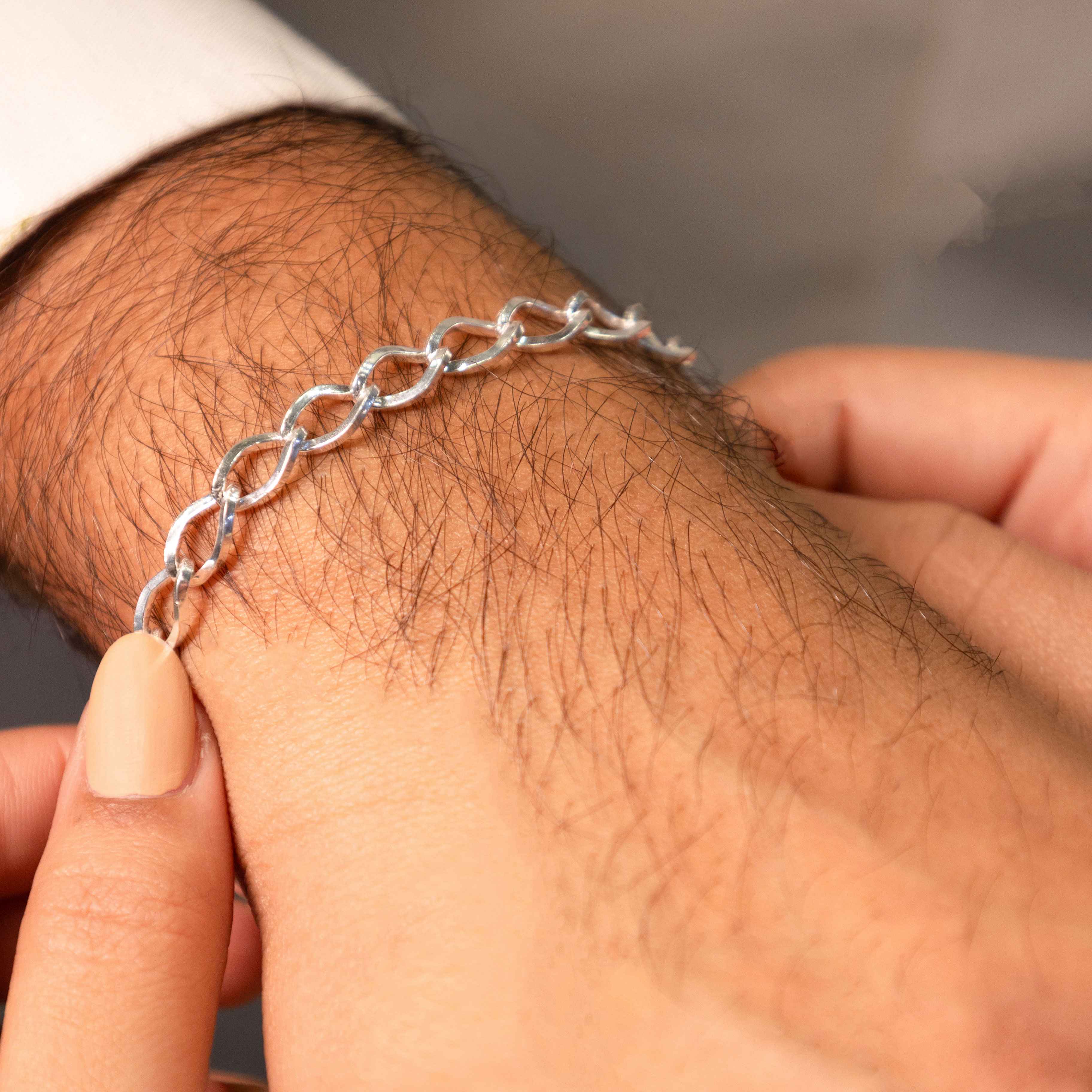 Sutra Oval Link Men Bracelet