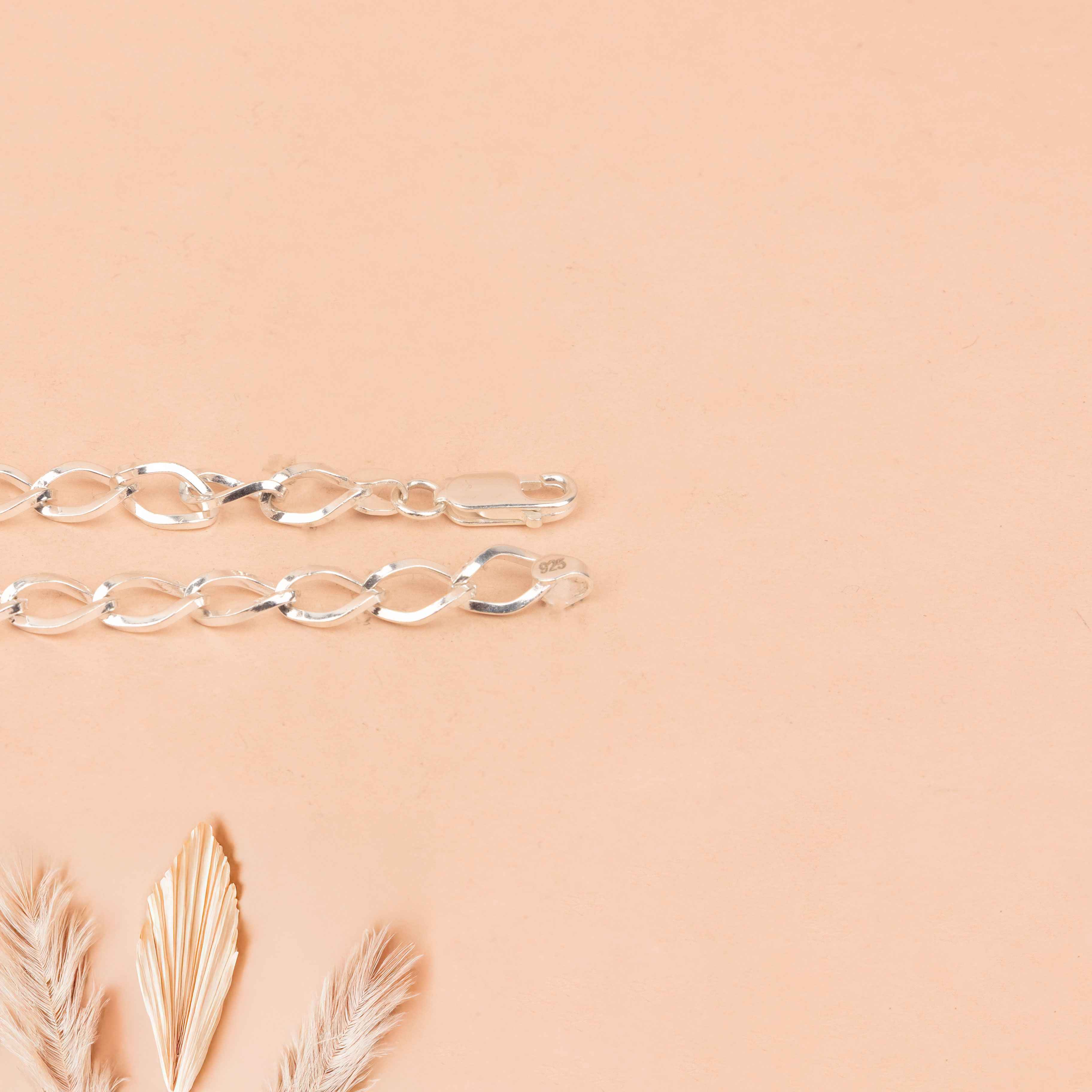 Sutra Oval Link Men Bracelet