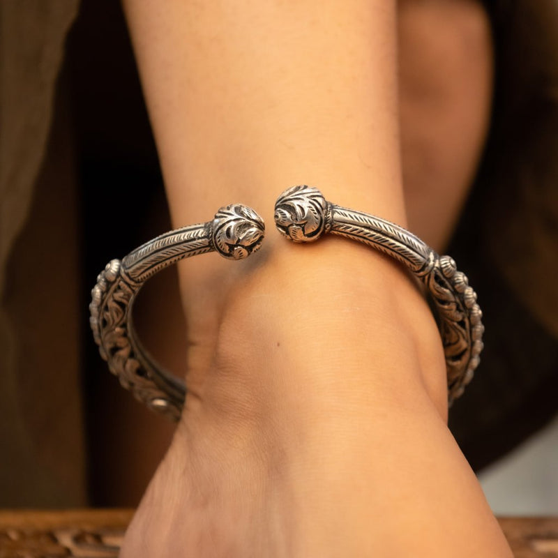 92.5 sterling silver Tattva Chitai Carved Statement Ankle Kada