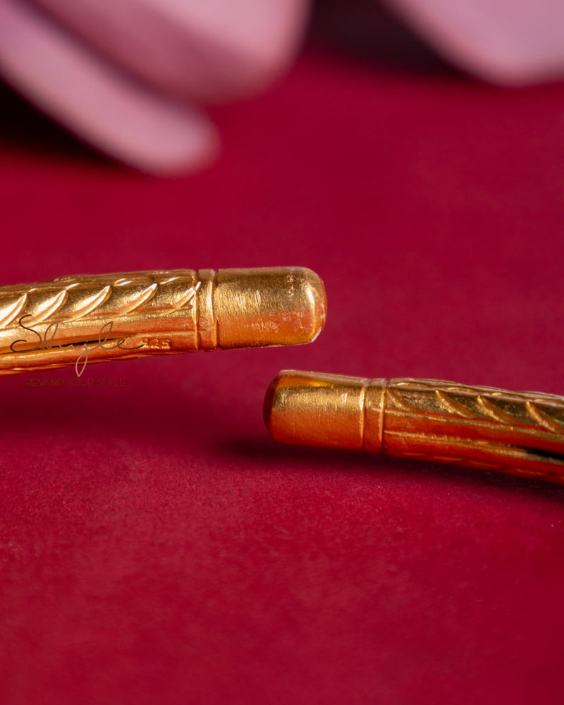 Tattva Chitai Flora Gold Carved Hasli