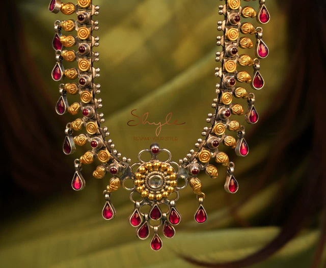 Tattva Jadau Intricate Statement Dual Tone Haar