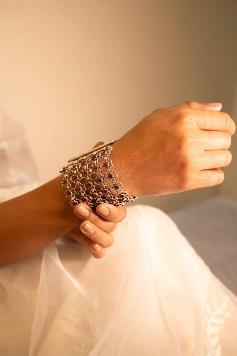 Tattva Flower Cluster Statement Kada