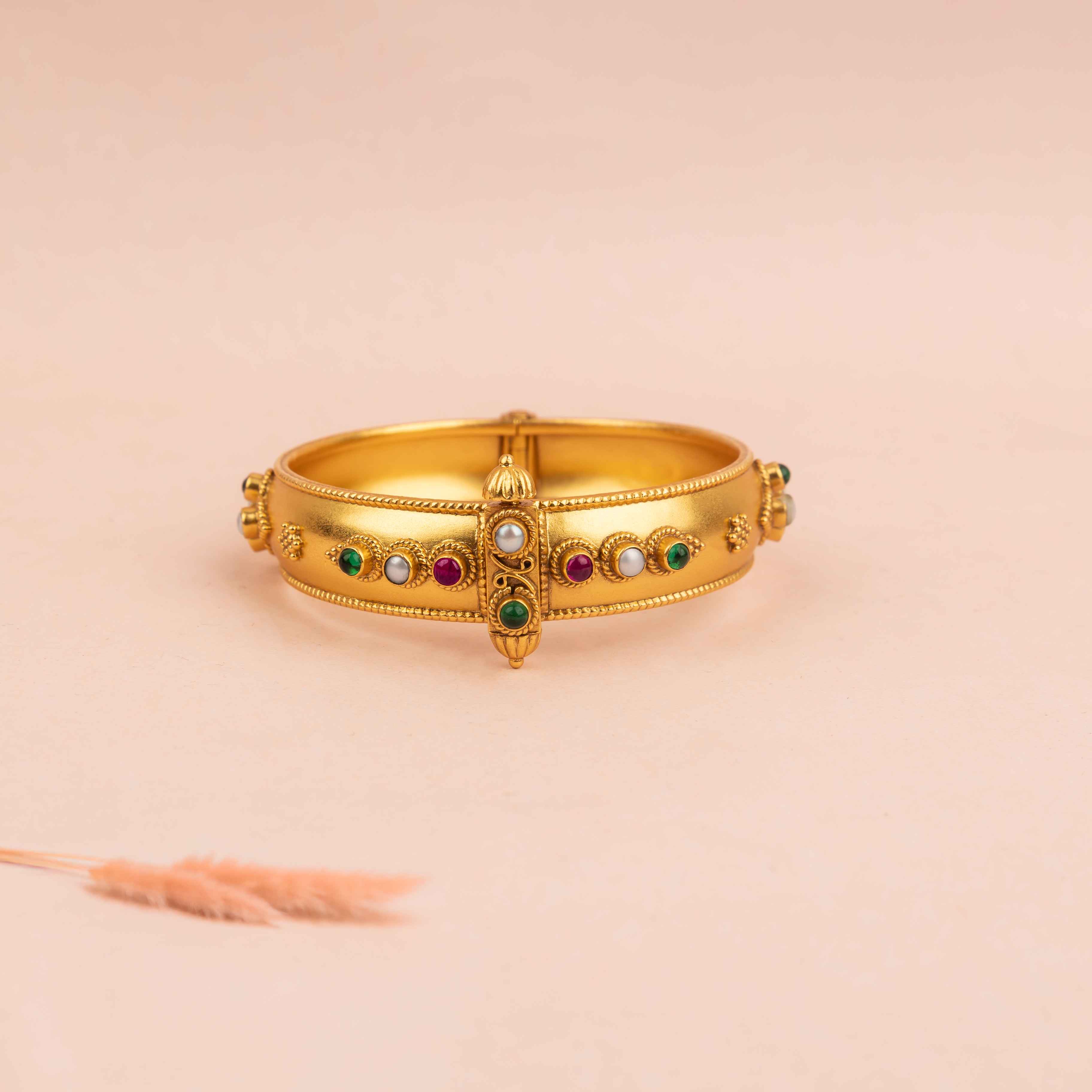 Tattva Vintage Inspired Sadabahaar Kada