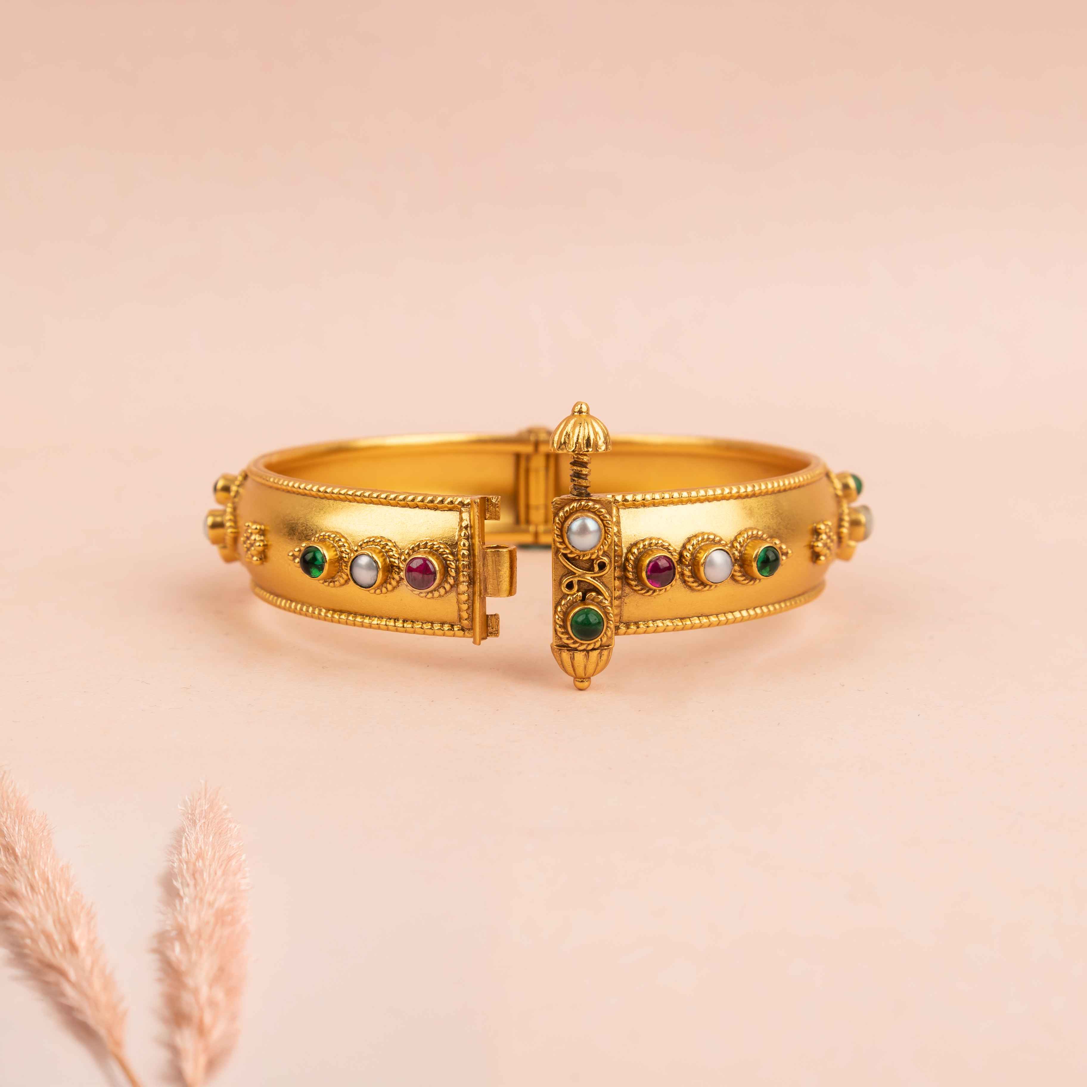 Tattva Vintage Inspired Sadabahaar Kada
